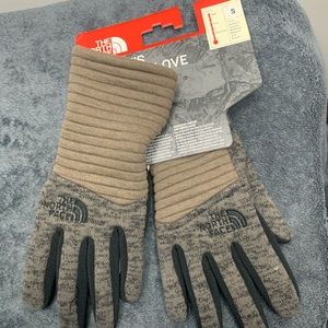 *New* The North Face Woman’s ETIP Glove